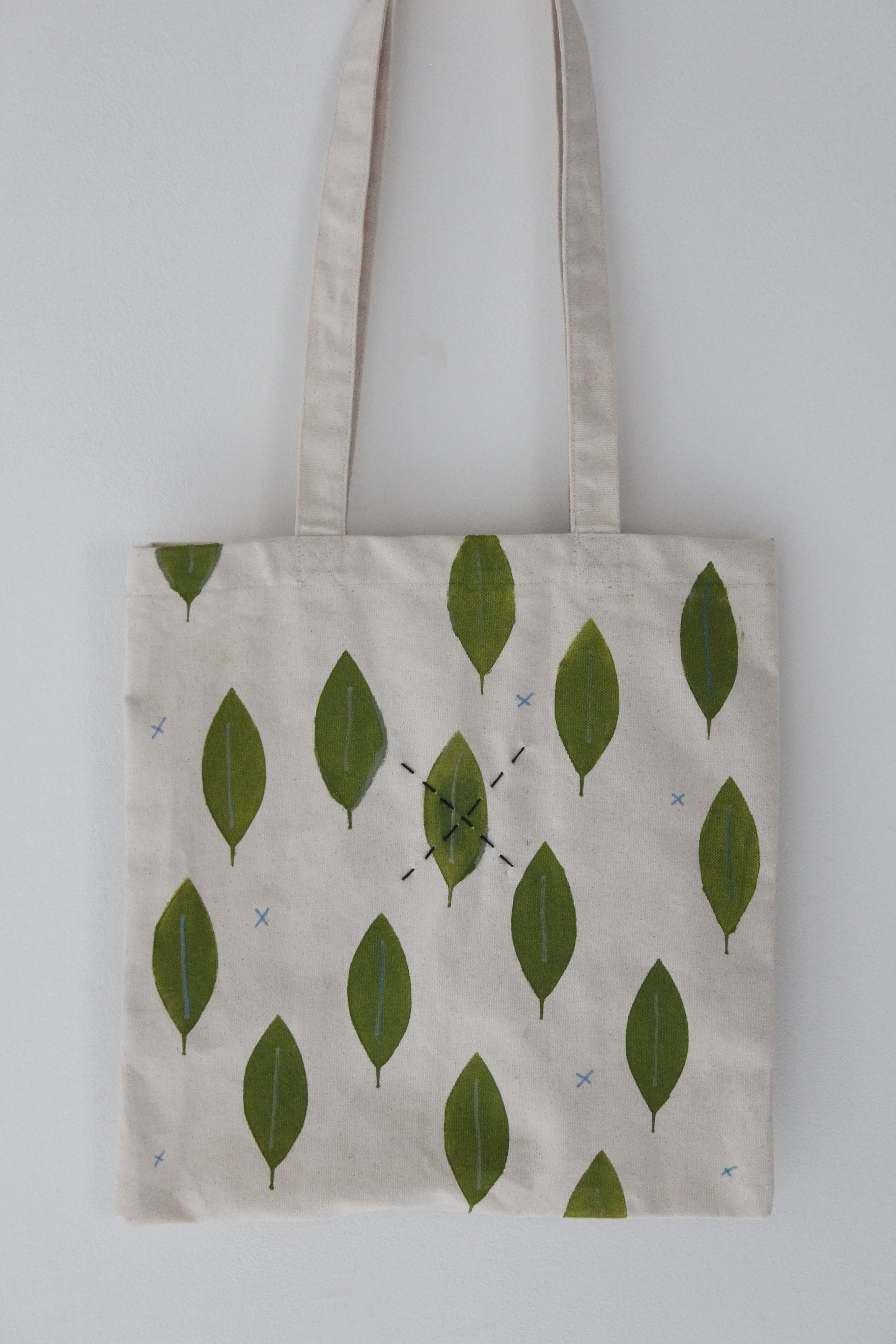 Untitled 2 :: art tote 4 good X Susy Pilgrim Waters